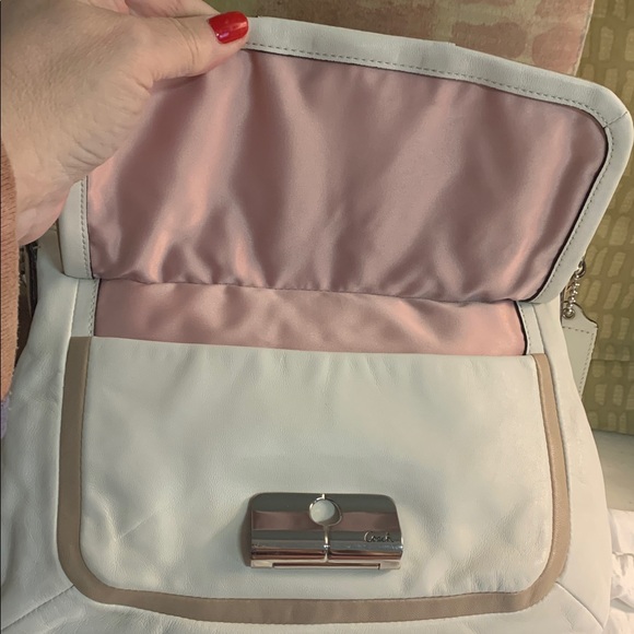 Coach White & Tan Bag - Picture 4 of 9